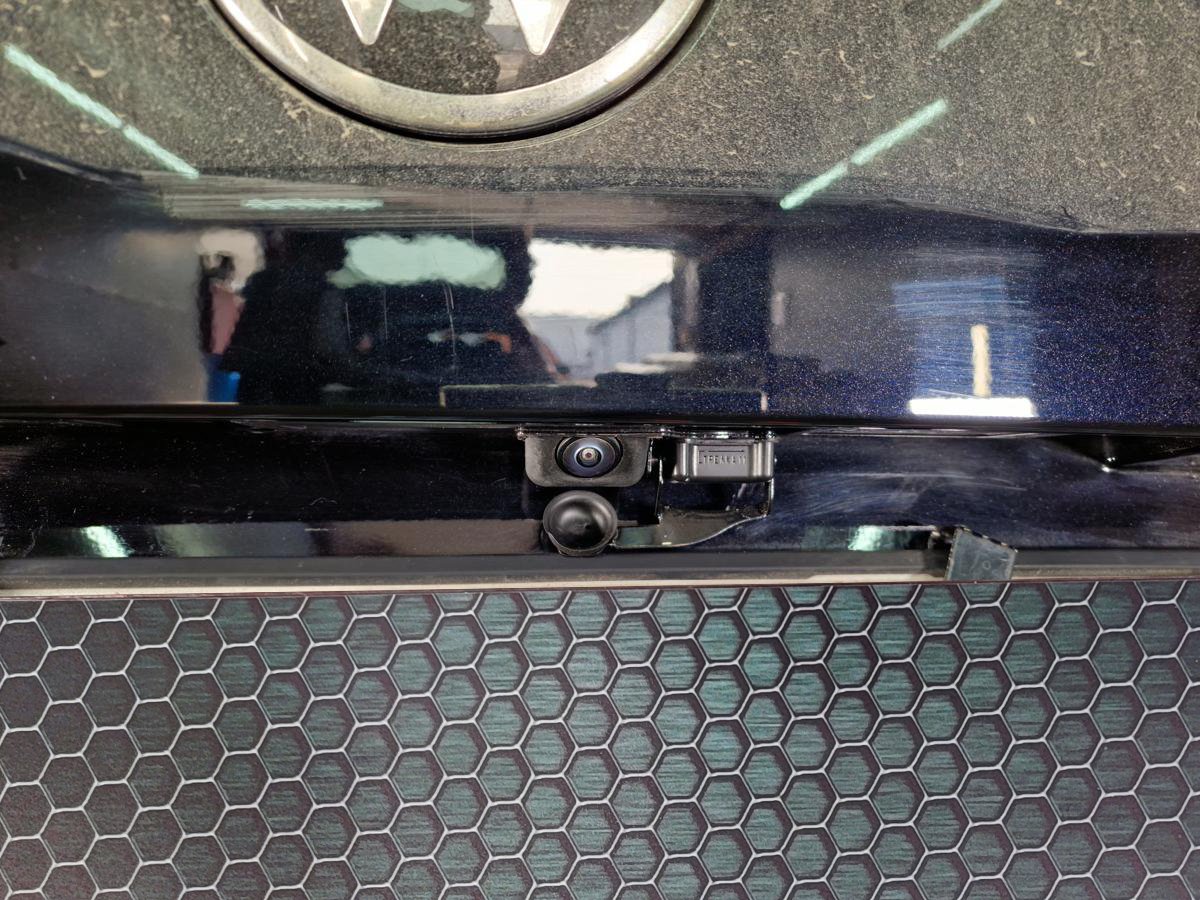 Защита камеры заднего вида для Volkswagen Multivan T7