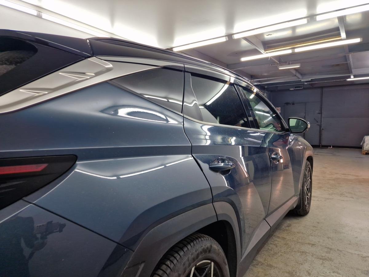 Дефлекторы окон 2D с хром накладками 6 шт. (под наклоном) (короткая база) для Hyundai Tucson IV Рестайлинг