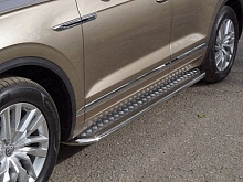 Пороги с площадкой 75х42 мм для Volkswagen Touareg III Рестайлинг